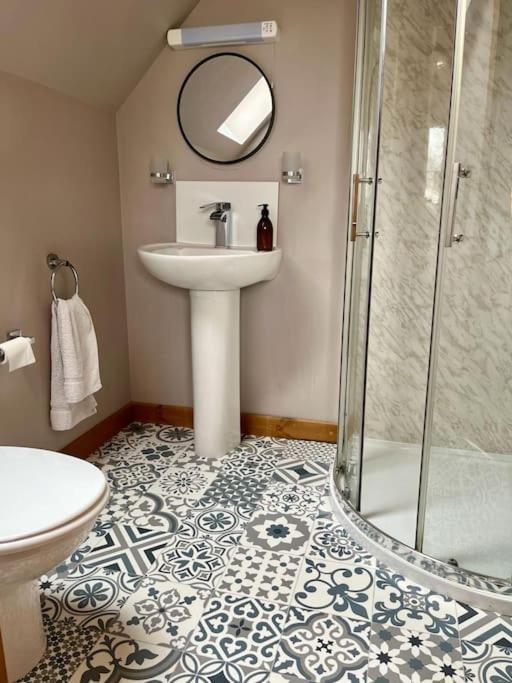 Artro Lodge Luxury 3 Bedroom, 3 Bathroom & Hot Tub スランベドル エクステリア 写真