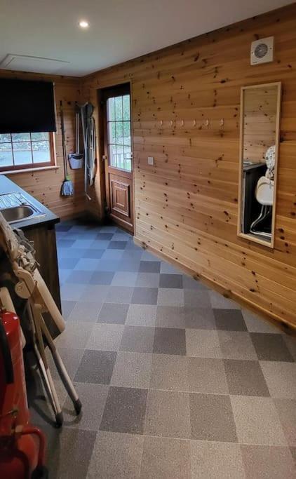 Artro Lodge Luxury 3 Bedroom, 3 Bathroom & Hot Tub スランベドル エクステリア 写真